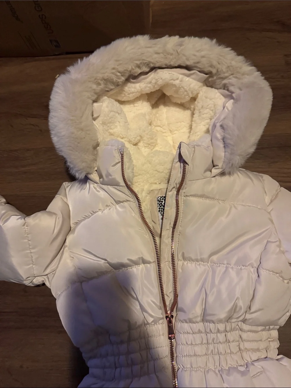 Kensie Girl NWT Cream Puffer Jacket with Hood Faux Fur